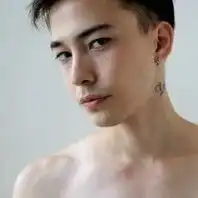 这个男生叫什么名字