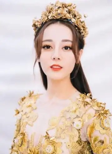 迪丽热巴入驻快手助力打造多元化娱乐生态