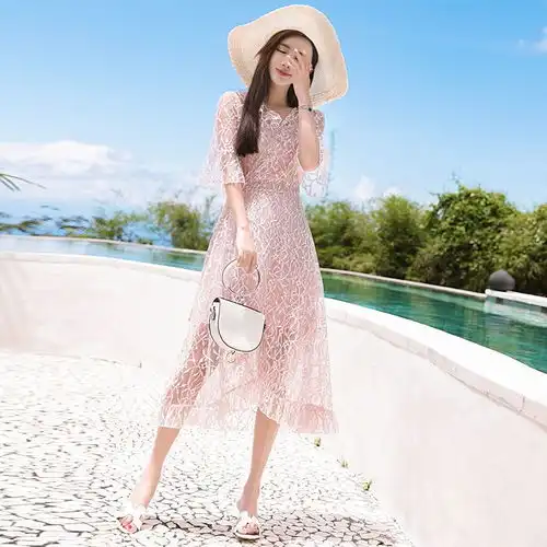 小清新风碎花连衣裙,仿佛森林里冉冉走来的公主