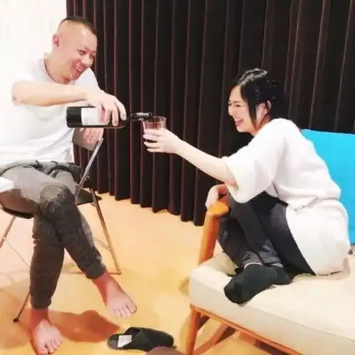 结婚1年克服不育35岁苍井空宣布怀孕5个月