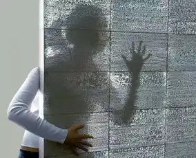 一种透光的混泥土墙