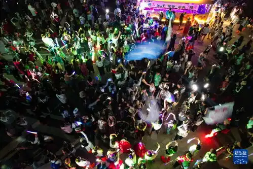 万人星空演唱会点亮鸣沙月泉