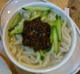 水煮鸡蛋面杂的做法