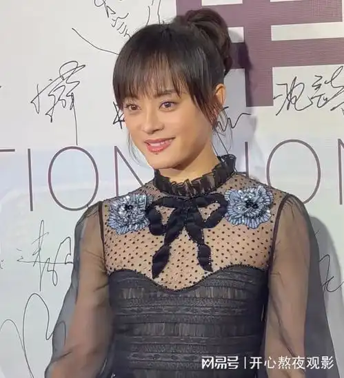 北影节晚宴修罗场孙俪稳坐c位杨紫被围拍,过气女神竟无人理睬