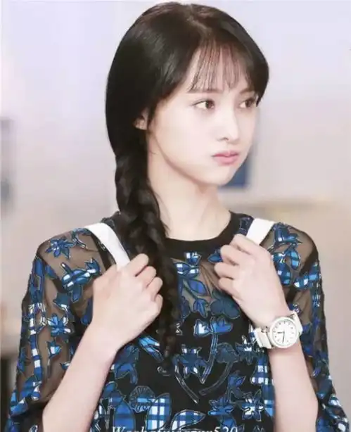 编发丨水果头到底是个什么发型,能让姑娘们都分分钟年轻胜少女