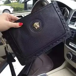 手包上一个头像是什么牌子