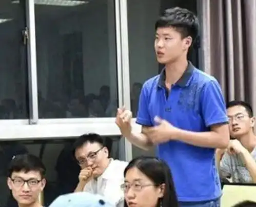 北科大最美女教师走红,长相神似韩国金喜善,身材惹人注目