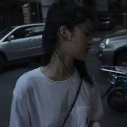 晚安心语伤感181001我本来就不快乐,还要为你难过