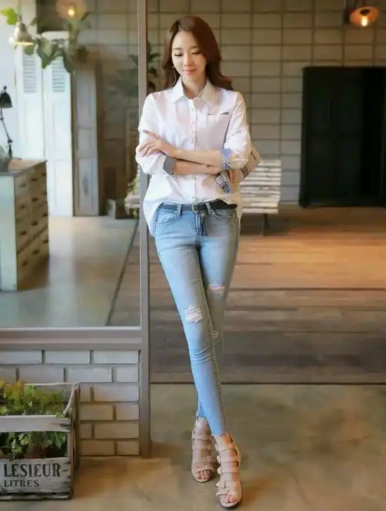 小姐姐穿上紧身裤,各种时髦美搭,个性有美感