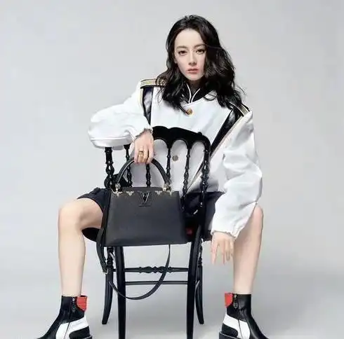 范九亿结婚产子张艺兴荣当纳税大使迪丽热巴倒贴品牌升咖林俊杰也被网友