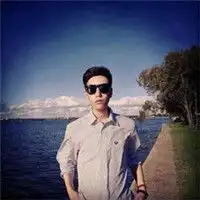 我有没有告诉你我还爱你街角帅哥头像