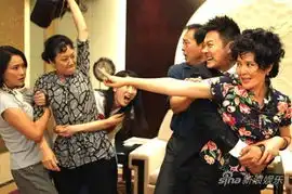夏妍李念婚后首亮相夏秋之恋引期许
