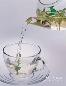 绿茶搭配冰糖可缓解咽喉炎