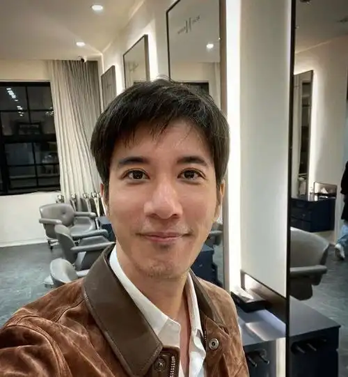 王力宏传恋过五位天后,张惠妹萧亚轩舒淇因学历低被甩掉