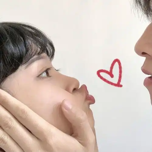 后来,我瞒着所有人爱了你很久很久