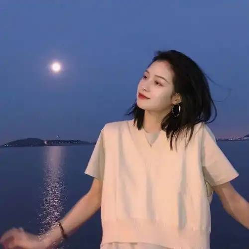 偏伤感的文艺女生头像