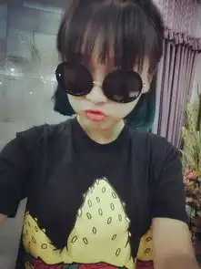 qq皮肤小杂图女生