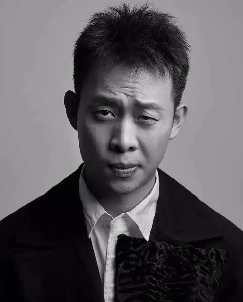 娱乐圈的一股清流,刻在骨子里的修养,如今张译已成百亿影帝