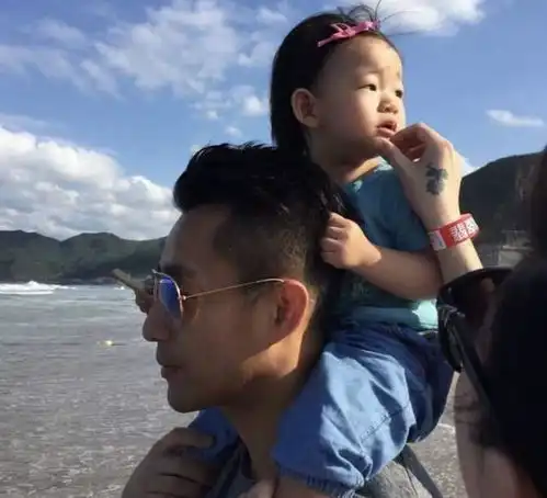 汪小菲晒照为儿子庆生,母亲节发文意味深长爸爸永远爱你保护你