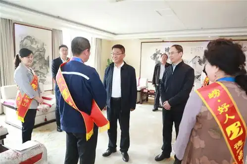 孙海生会见崂山区道德模范