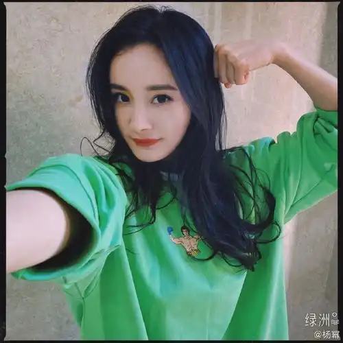 绿洲寄来的明信片杨幂cos大力士自拍终于露全脸