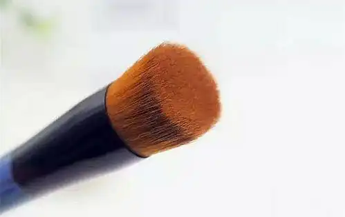 化妆工具不齐全,就不能好好化妆了