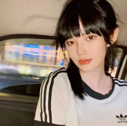 头像你总怀念他让以后的男孩怎么爱你