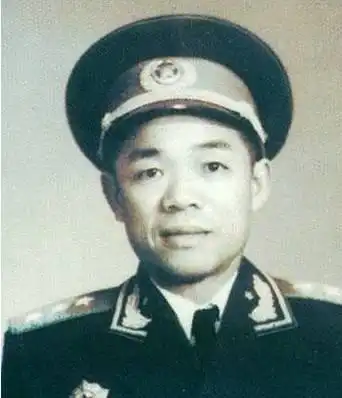 志愿军副司令中,此人和彭总私交一般,为何59年却选择支持老帅