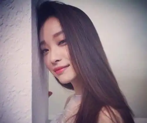 谋女郎倪妮当红时被雪藏,10年自救,终成最好的自己