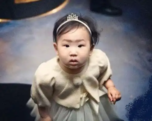 有种整容叫金喜善女儿,曾是最丑星二代,11岁逆袭成白天鹅