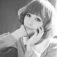 给我几个非主流高清女头像,要黑白的