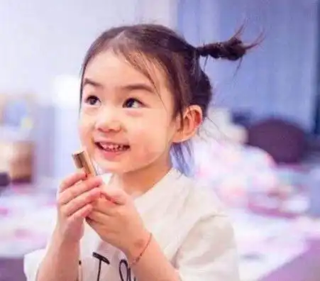 开学第一天宝宝又哭又闹分享我哄孩子上幼儿园的心得