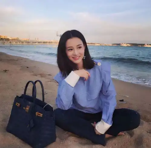 吴秀波情人出狱穿平价睡衣宛如少女,曾做波叔背后女人7年
