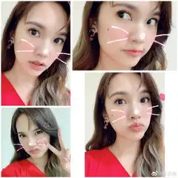 杨丞琳晒自拍卖萌又搞怪对镜嘟嘴比耶少女感十足