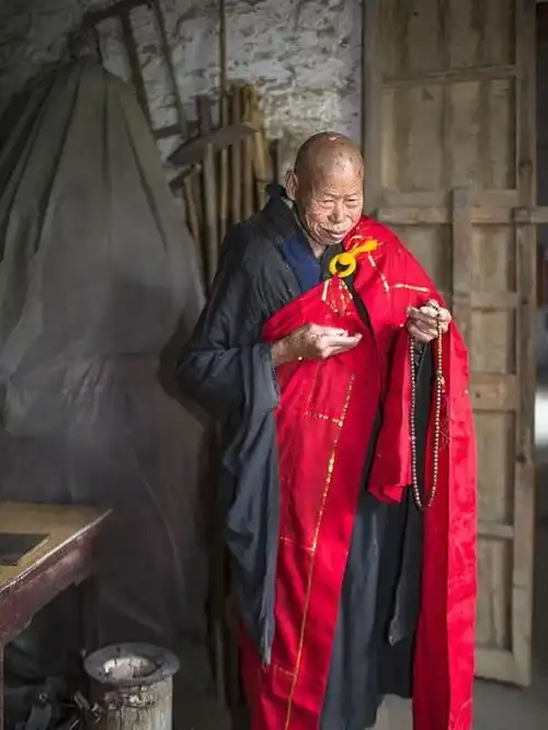 63年不食油盐的苦行僧曾割肉救母,受菩萨托梦后自费建庙