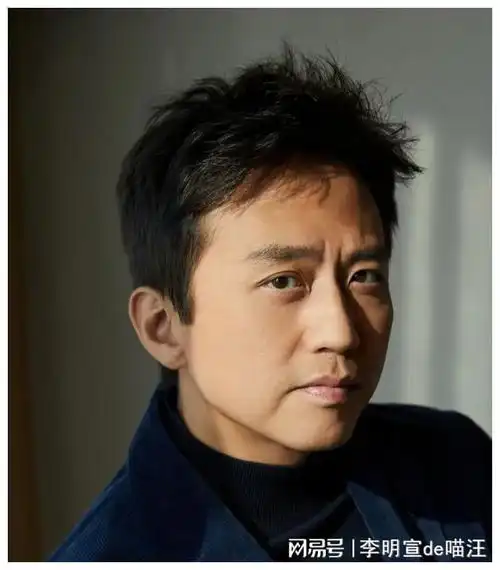 邓超孙俪携子女游剑桥,12岁等等帅气出镜,孩子手捧冰淇淋