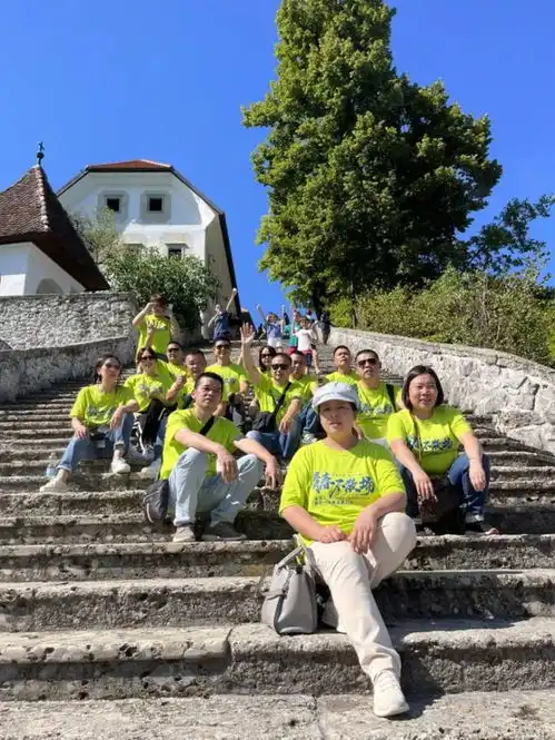 青春不散场青田仁宫乡91届初中同学举办欧洲同学聚会游活动