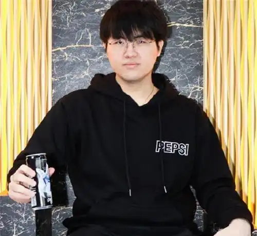 姿态被青蛙粉丝爆破,主播不制止还发文嘲讽我可没拔你们网线