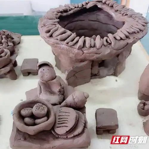 常德一所中学创意泥塑大比拼尽显常德本土文化