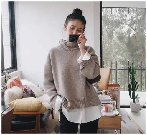 袁姗姗又美出新高度,拼色毛衣配牛仔裤清爽简约,文艺浪漫又减龄