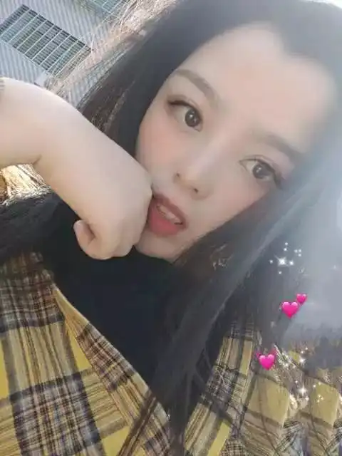 22岁颜值美女,等你来邂逅