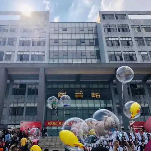 镜头下的广科第五期用简短的话,讲一个难忘的相遇