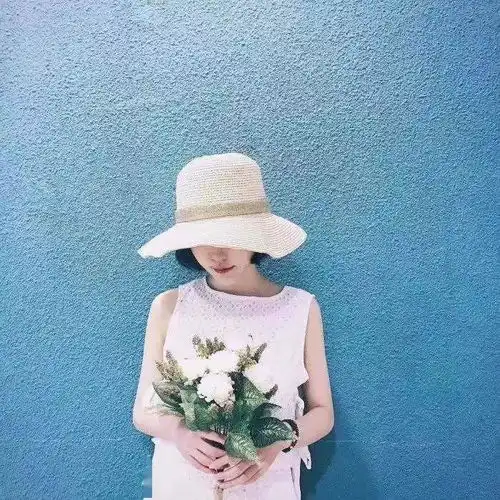 女生头像躲了这么多年的雨