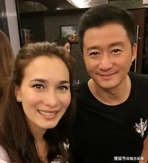 吴京拒绝参加卢靖姗婚礼,听了他回绝理由,网友够我笑一年