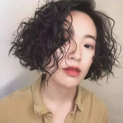 新晋瘦脸卷发,适合所有脸型