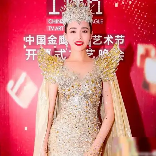 金鹰女神榜单,谭松韵领先十万票稳居首榜,看清前三人选爱了爱了