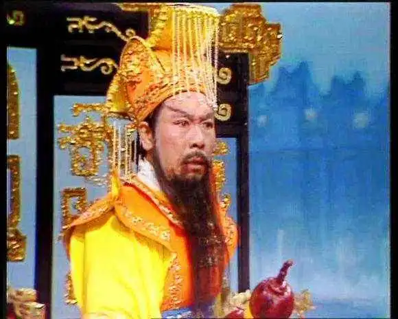 元始天尊贵为三清之首,为何要在佛前献拜太上老君让玉帝生气
