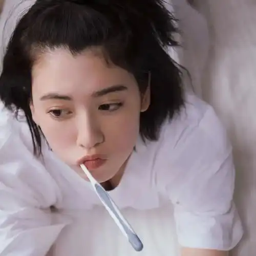 适合夏天的女生头像