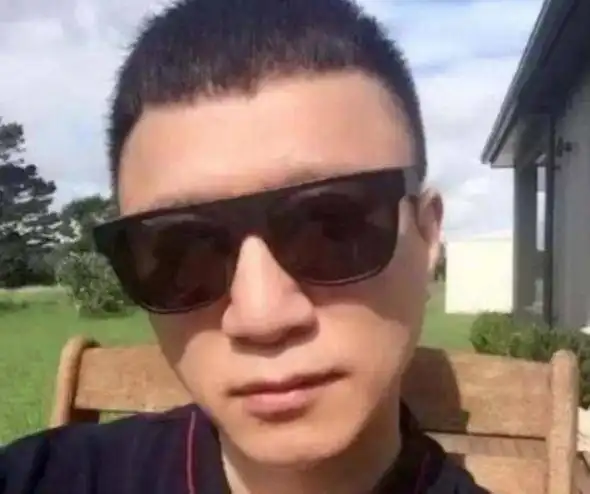 孙红雷豪宅大理石楼梯太奢华,整个装修价值千万,难掩奶爸气息
