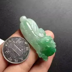 翡翠白菜的寓意是什么适合哪些人群佩戴